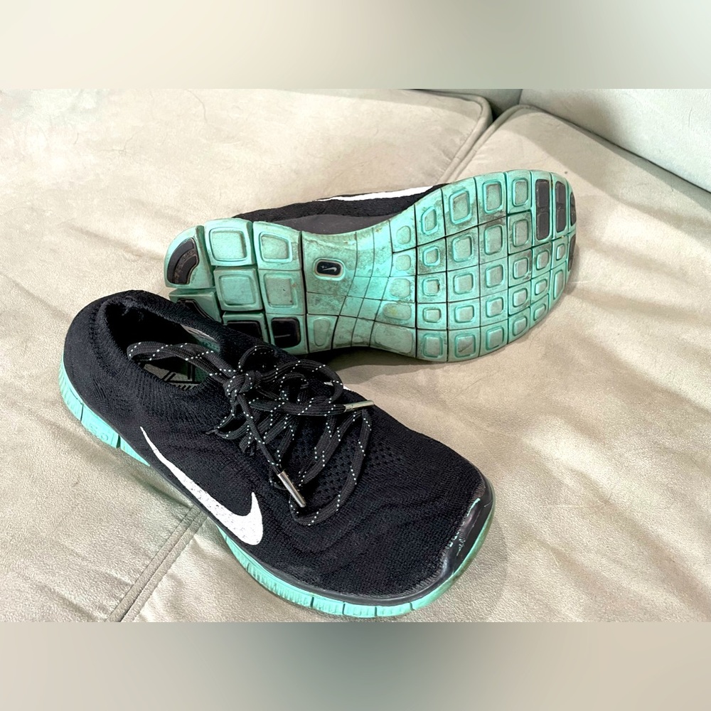 RARE Nike Women’s Marathon Free Flyknit Size 8